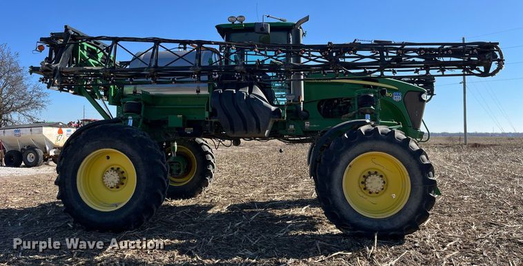 image for item LD9986 2010 John Deere 4730 sprayer