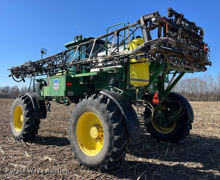 image for item LD9986 2010 John Deere 4730 sprayer