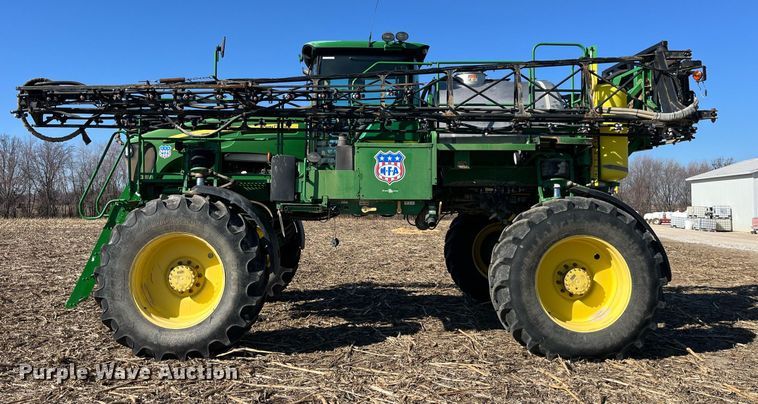 image for item LD9986 2010 John Deere 4730 sprayer