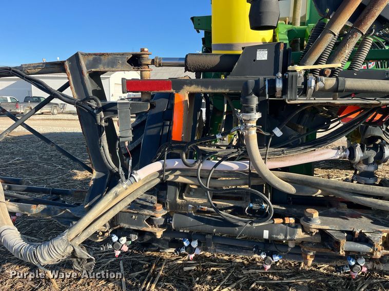 image for item LD9986 2010 John Deere 4730 sprayer