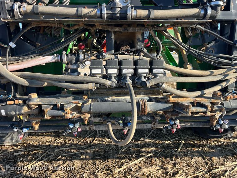 image for item LD9986 2010 John Deere 4730 sprayer