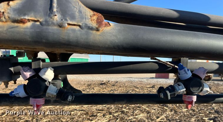 image for item LD9986 2010 John Deere 4730 sprayer