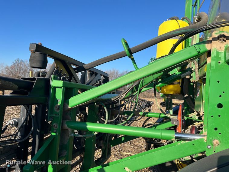 image for item LD9986 2010 John Deere 4730 sprayer