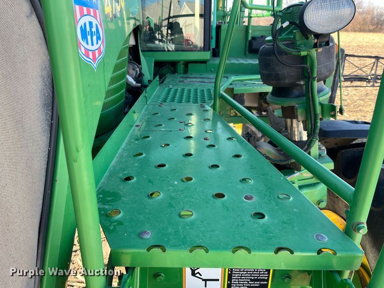 image for item LD9986 2010 John Deere 4730 sprayer