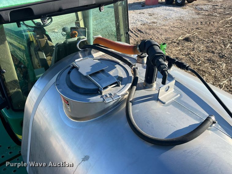 image for item LD9986 2010 John Deere 4730 sprayer