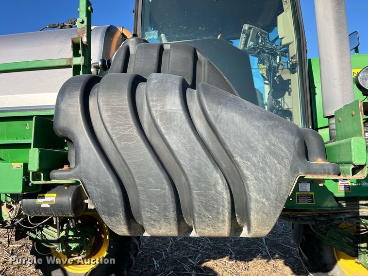 image for item LD9986 2010 John Deere 4730 sprayer
