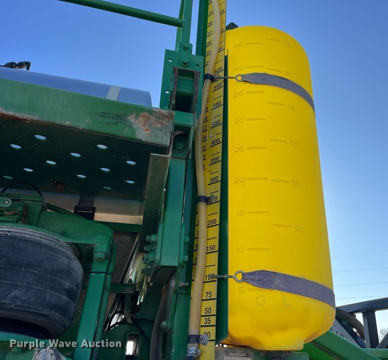 image for item LD9986 2010 John Deere 4730 sprayer