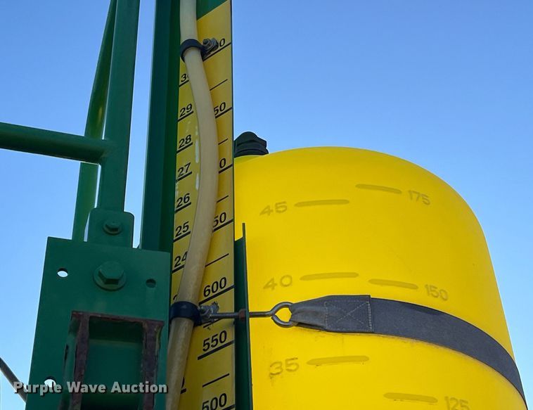 image for item LD9986 2010 John Deere 4730 sprayer