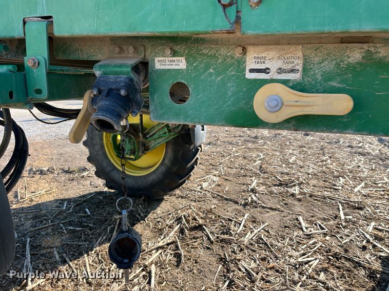 image for item LD9986 2010 John Deere 4730 sprayer