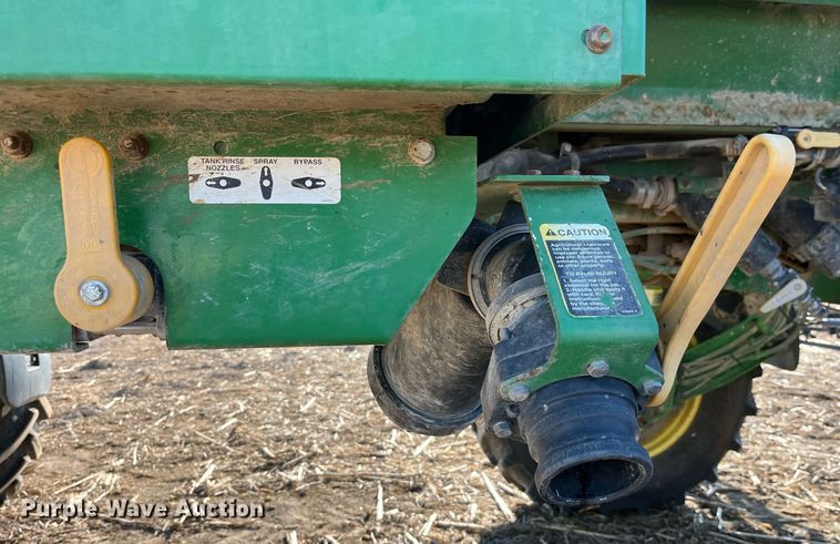 image for item LD9986 2010 John Deere 4730 sprayer