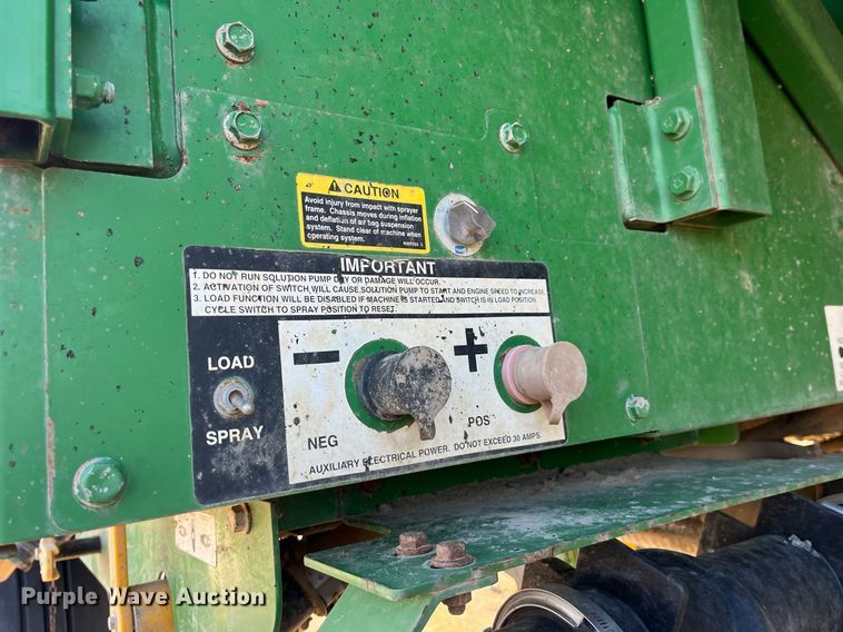 image for item LD9986 2010 John Deere 4730 sprayer