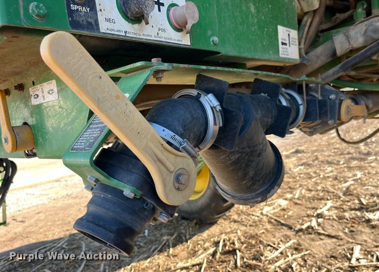 image for item LD9986 2010 John Deere 4730 sprayer