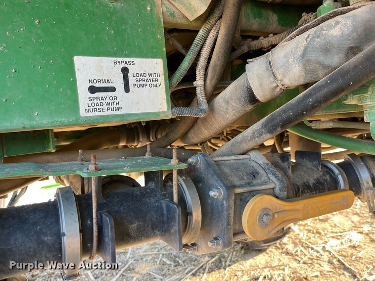 image for item LD9986 2010 John Deere 4730 sprayer