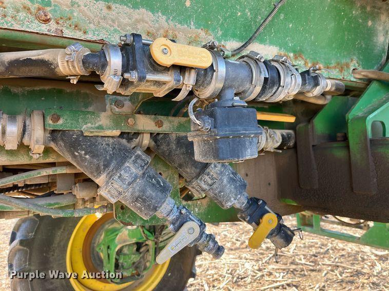 image for item LD9986 2010 John Deere 4730 sprayer