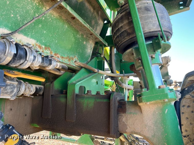 image for item LD9986 2010 John Deere 4730 sprayer