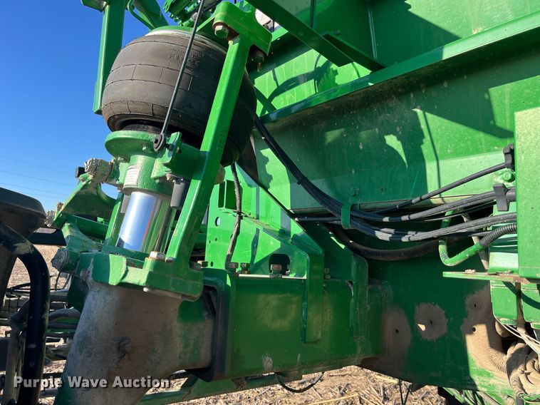 image for item LD9986 2010 John Deere 4730 sprayer