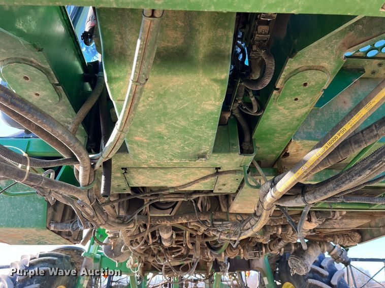 image for item LD9986 2010 John Deere 4730 sprayer