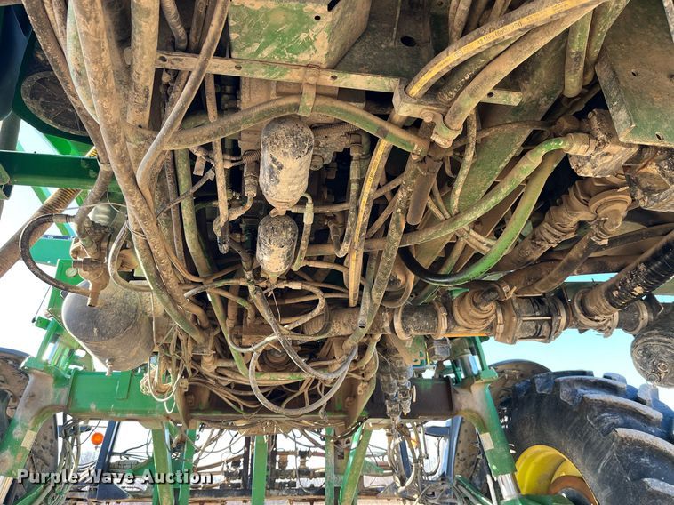 image for item LD9986 2010 John Deere 4730 sprayer