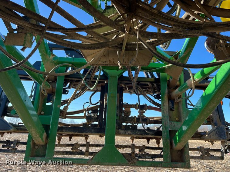 image for item LD9986 2010 John Deere 4730 sprayer