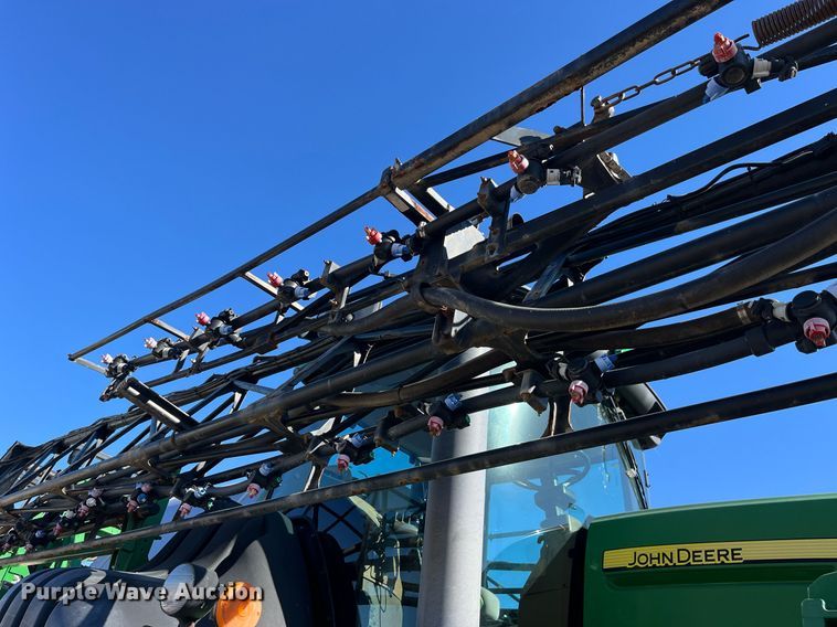 image for item LD9986 2010 John Deere 4730 sprayer