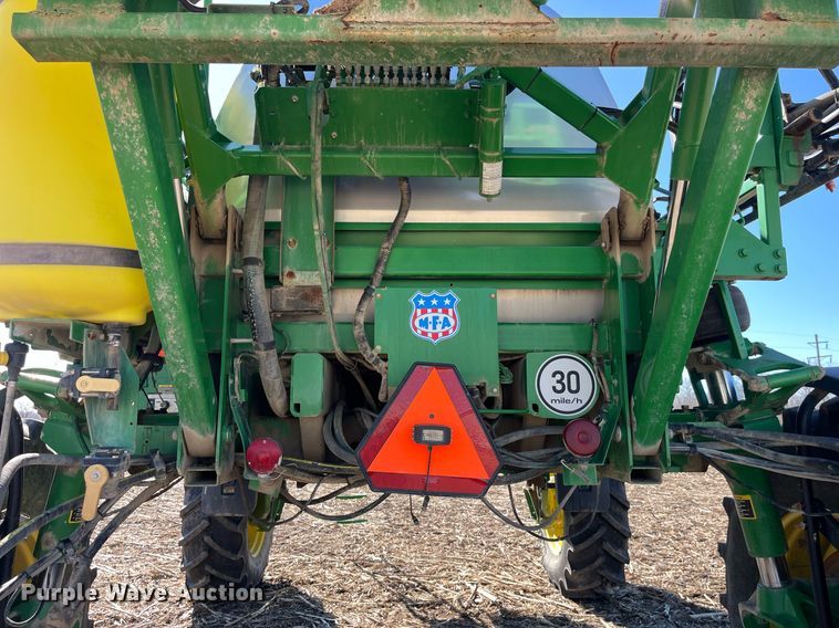 image for item LD9986 2010 John Deere 4730 sprayer
