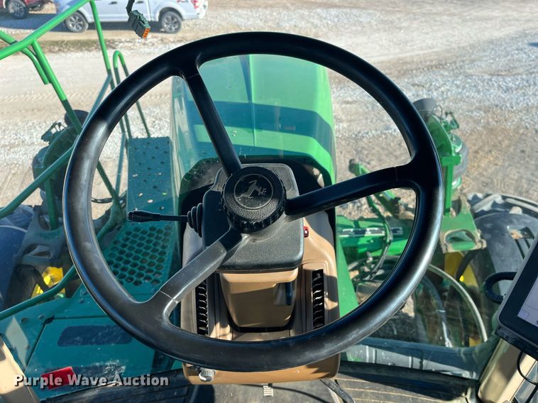 image for item LD9986 2010 John Deere 4730 sprayer