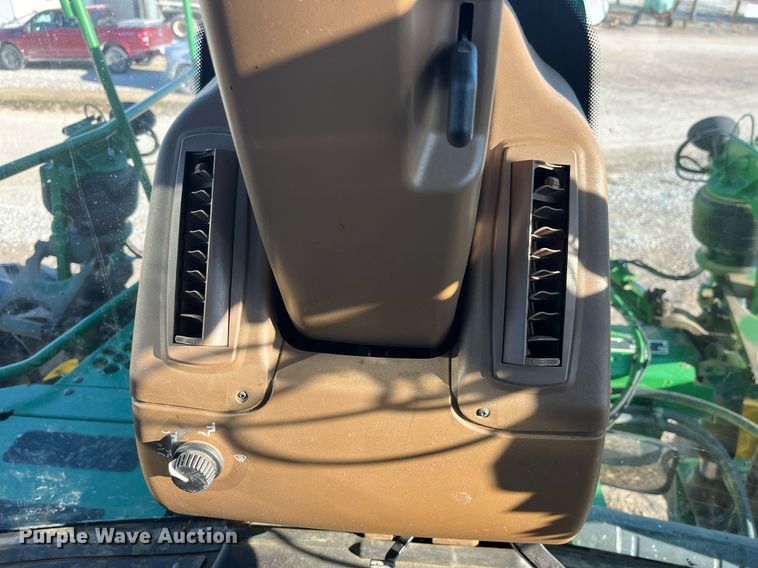 image for item LD9986 2010 John Deere 4730 sprayer