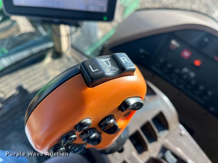 image for item LD9986 2010 John Deere 4730 sprayer