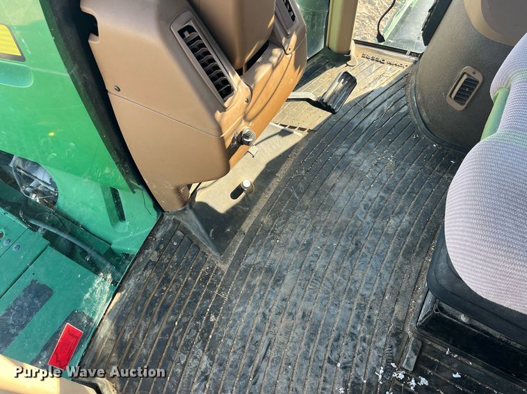 image for item LD9986 2010 John Deere 4730 sprayer