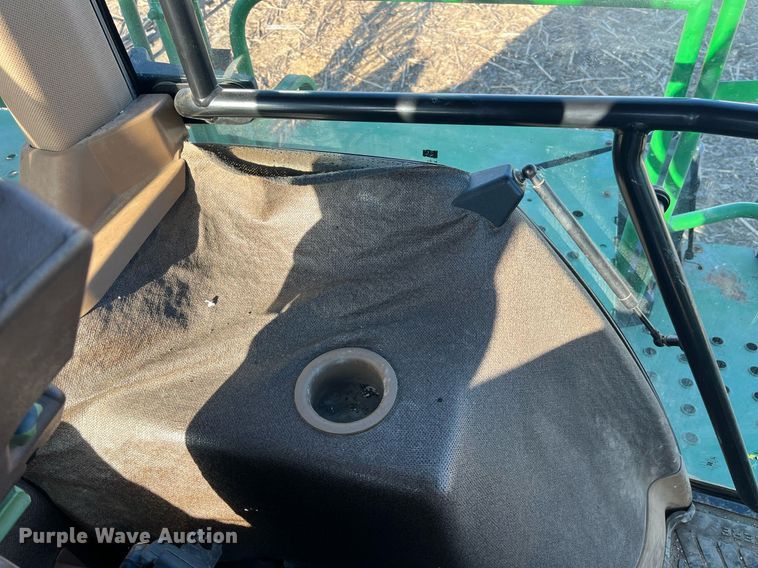 image for item LD9986 2010 John Deere 4730 sprayer