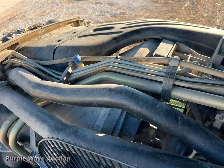 image for item LD9986 2010 John Deere 4730 sprayer