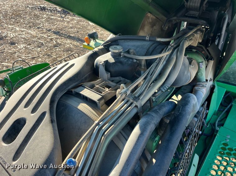 image for item LD9986 2010 John Deere 4730 sprayer