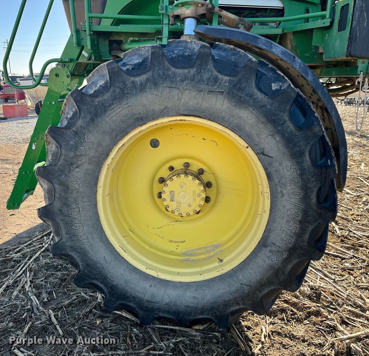 image for item LD9986 2010 John Deere 4730 sprayer