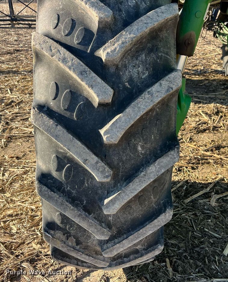 image for item LD9986 2010 John Deere 4730 sprayer