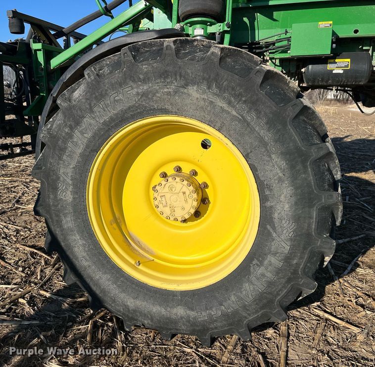 image for item LD9986 2010 John Deere 4730 sprayer