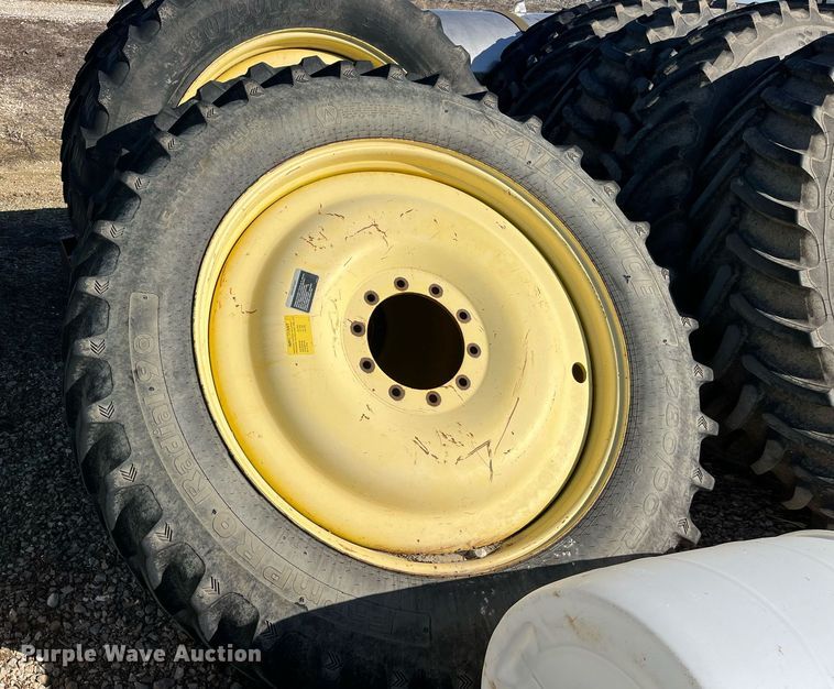 image for item LD9986 2010 John Deere 4730 sprayer