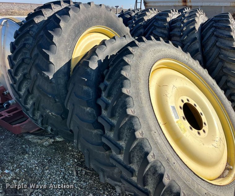 image for item LD9986 2010 John Deere 4730 sprayer