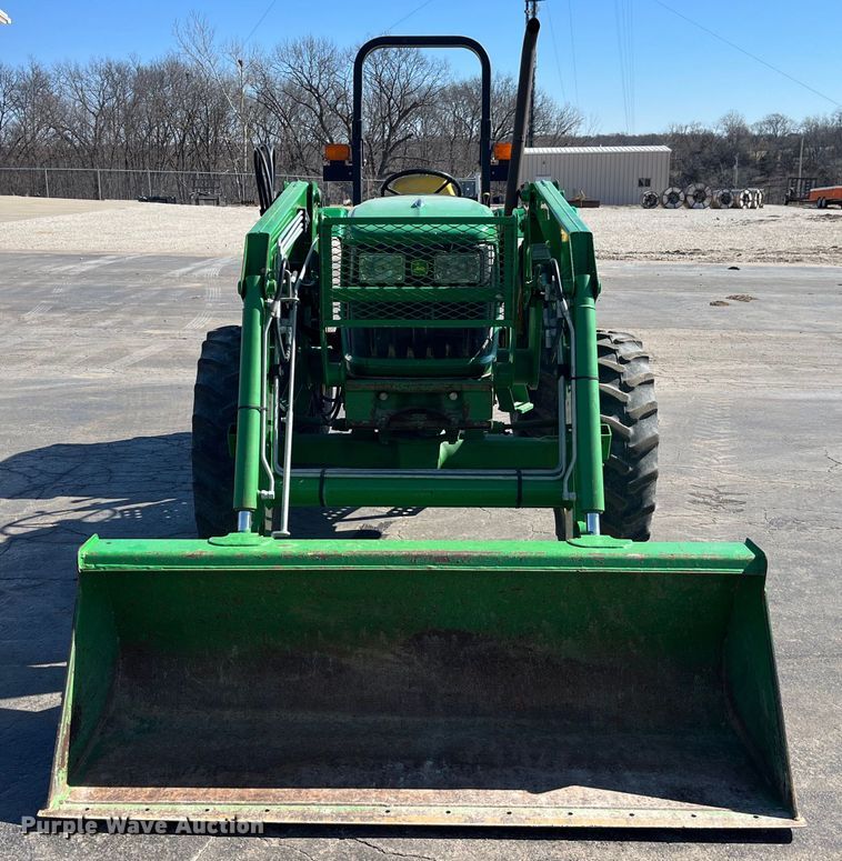 image for item LE9028 2009 John Deere  5055E MFWD tractor