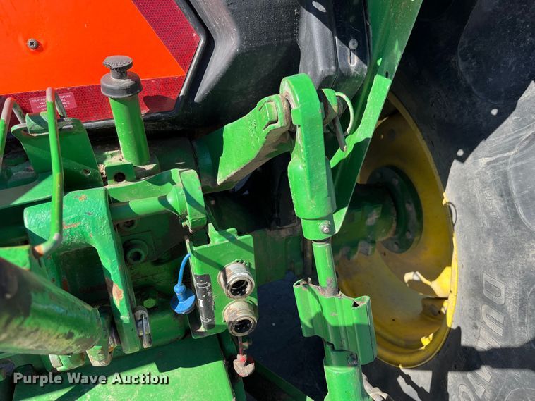 image for item LE9028 2009 John Deere  5055E MFWD tractor