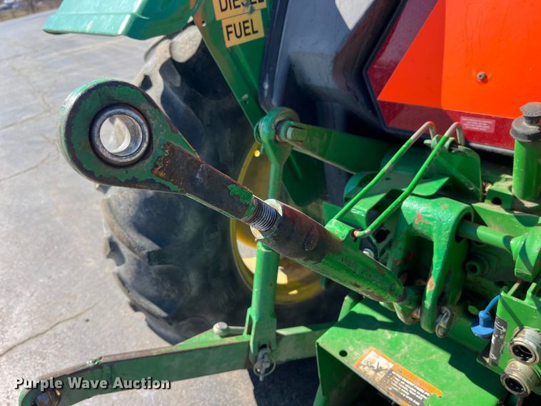 image for item LE9028 2009 John Deere  5055E MFWD tractor