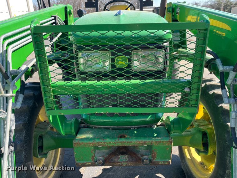 image for item LE9028 2009 John Deere  5055E MFWD tractor