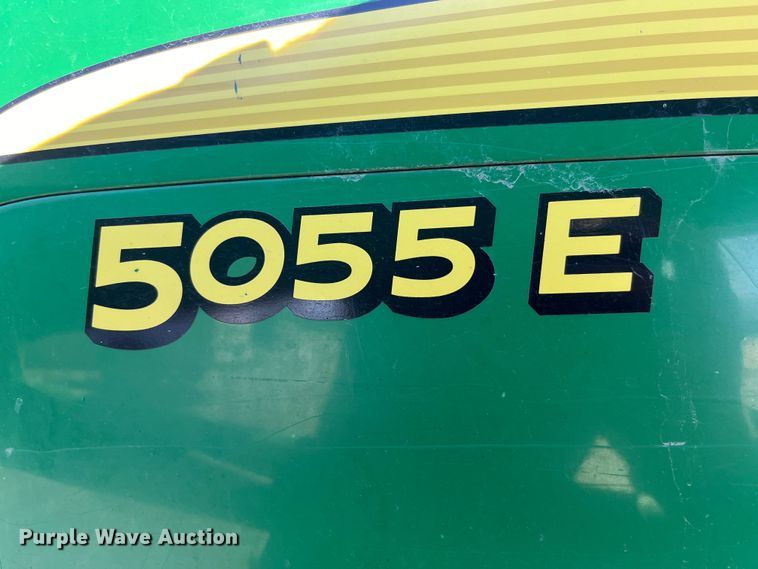 image for item LE9028 2009 John Deere  5055E MFWD tractor