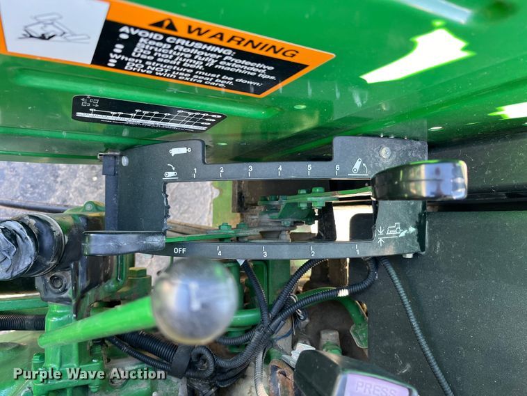 image for item LE9028 2009 John Deere  5055E MFWD tractor