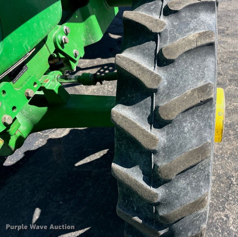 image for item LE9028 2009 John Deere  5055E MFWD tractor