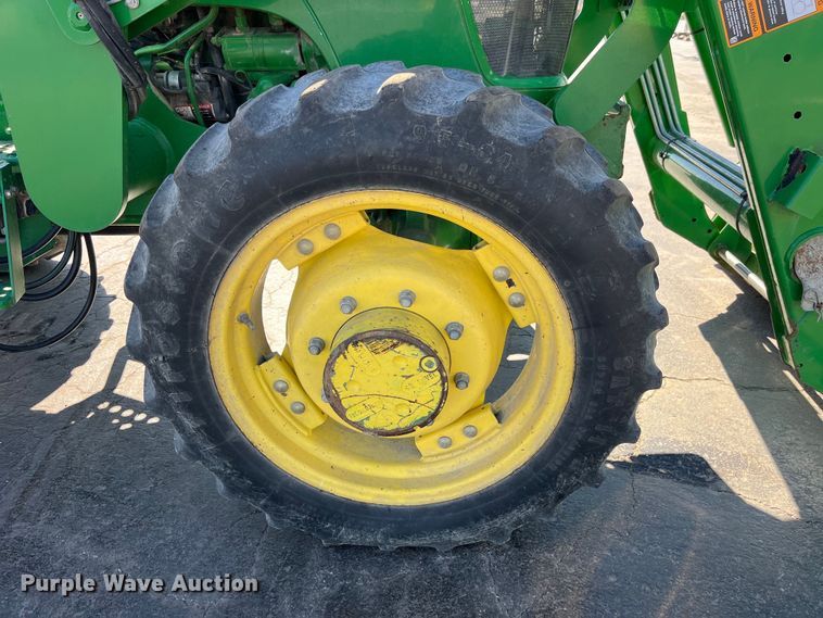 image for item LE9028 2009 John Deere  5055E MFWD tractor