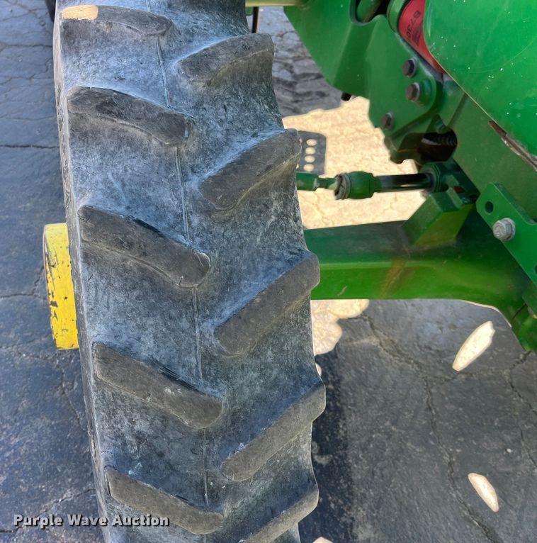 image for item LE9028 2009 John Deere  5055E MFWD tractor