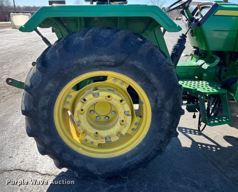 image for item LE9028 2009 John Deere  5055E MFWD tractor