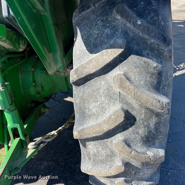 image for item LE9028 2009 John Deere  5055E MFWD tractor