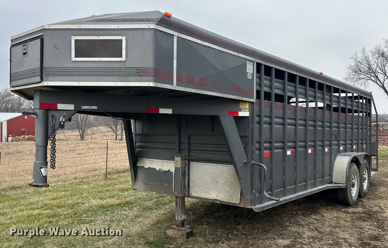 image for item LH9038 1995 Titan  livestock trailer