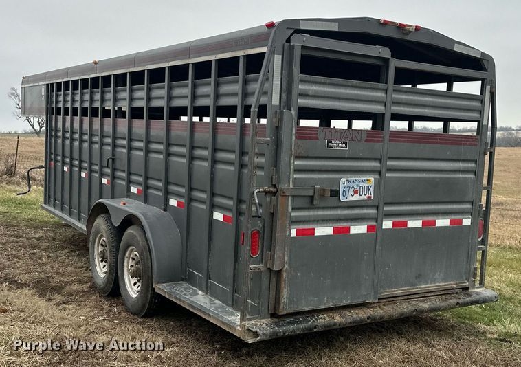 image for item LH9038 1995 Titan  livestock trailer